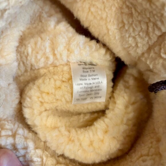 L.L. Bean Women's size 7 Burgandy Quilted Shearling Snow Bean Boots - Picture 5 of 5